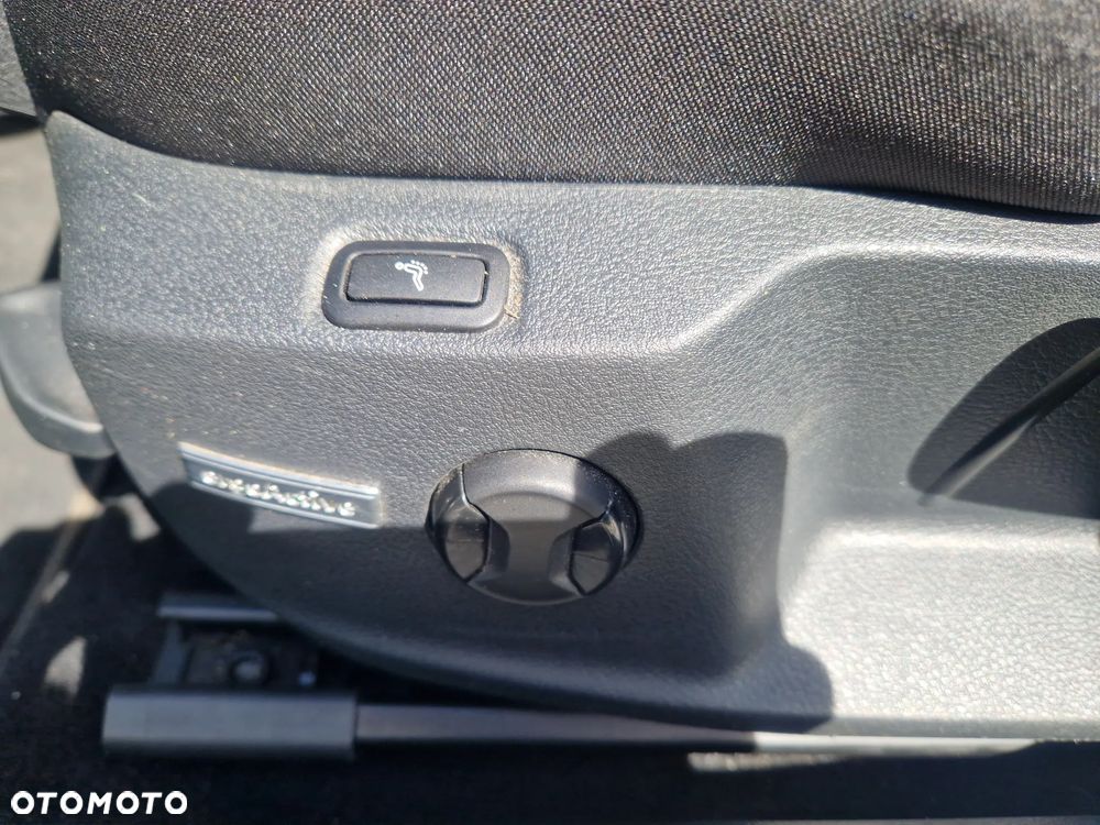 Volkswagen Golf 1.6 TDI SCR DSG Comfortline - 20