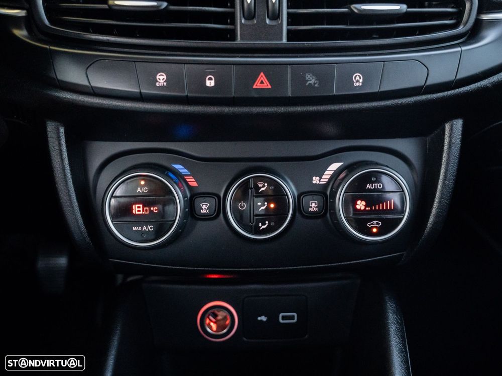 Fiat Tipo 1.6 M-Jet Lounge Tech - 35