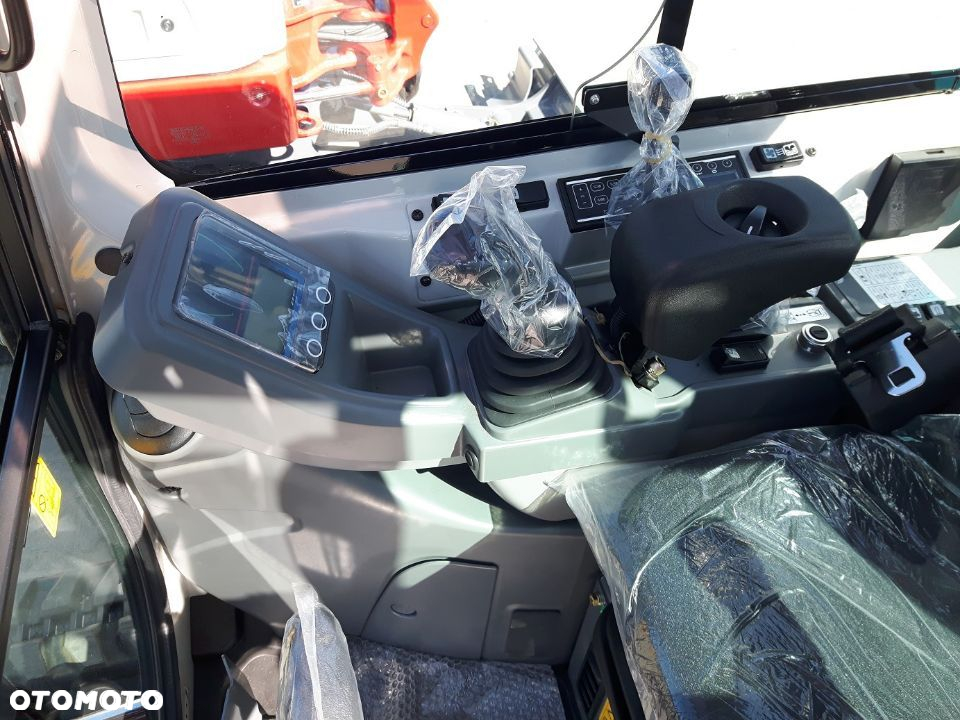 Takeuchi Nowa Japońska Takeuchi TB225 NOWOŚĆ - Minikoparka - 14