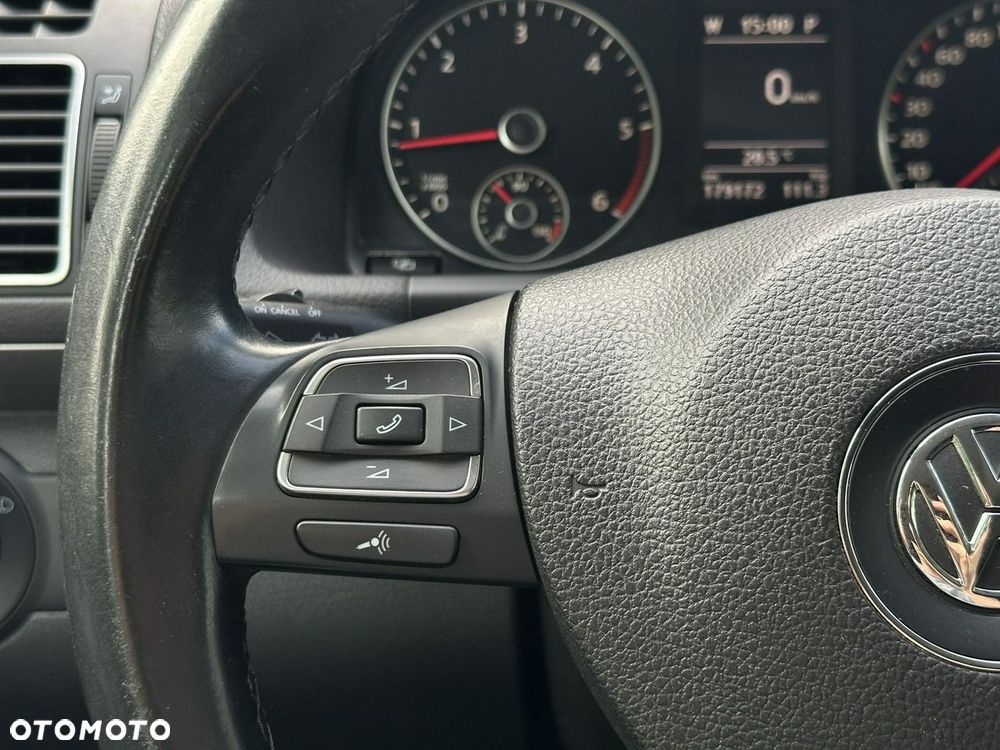 Volkswagen Touran - 25