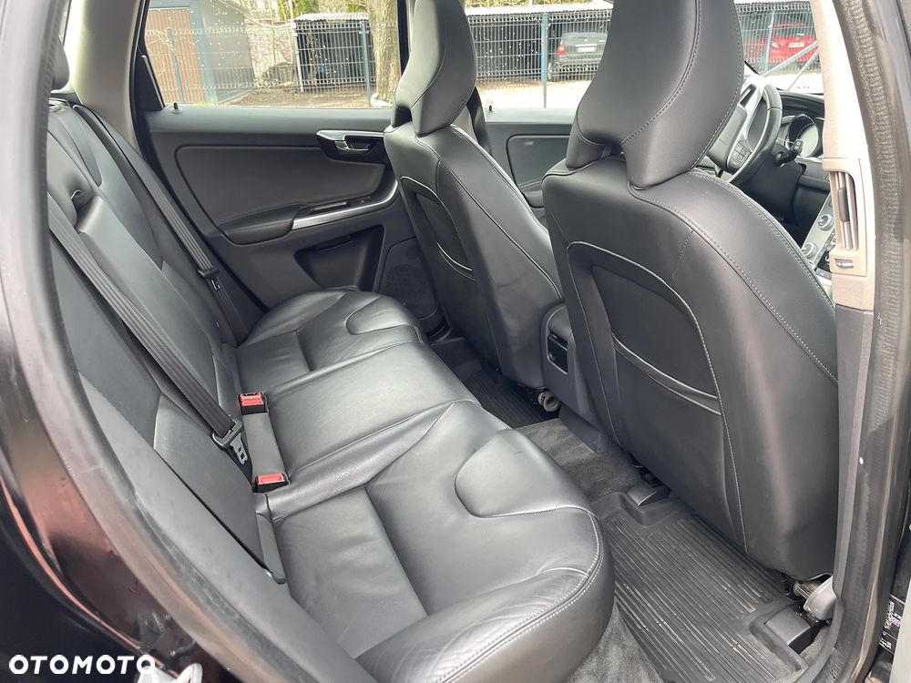 Volvo XC 60 D3 Drive-E Summum - 8