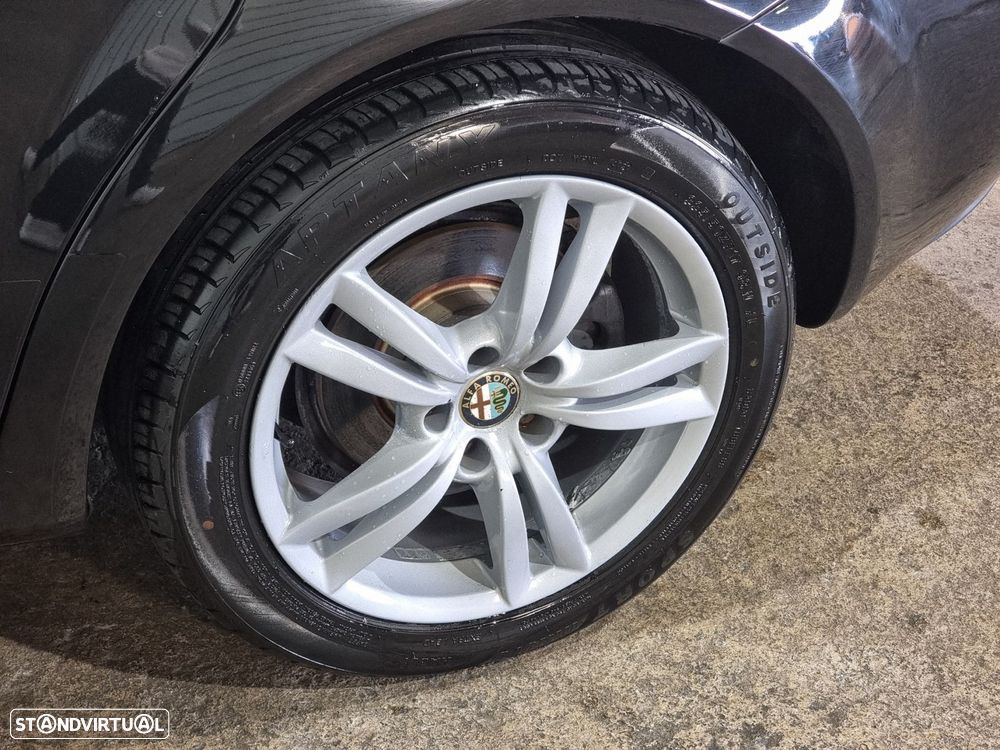 Alfa Romeo 159 Sportwagon 1.9 JTDm 16V Sportiva+ - 24