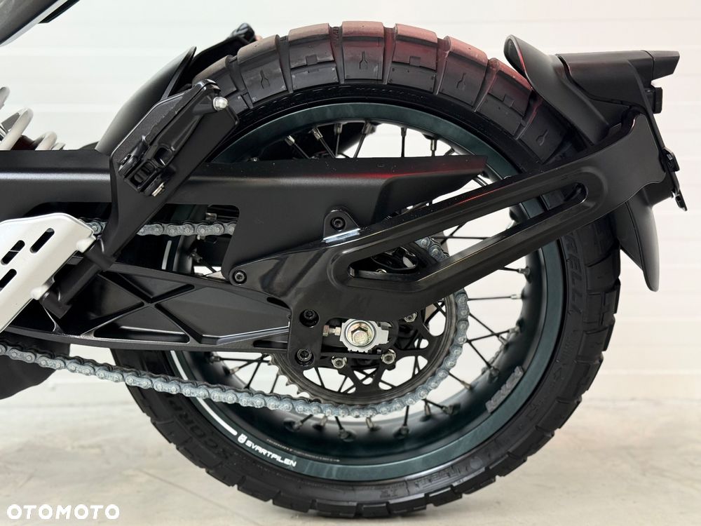 Husqvarna Svartpilen - 32