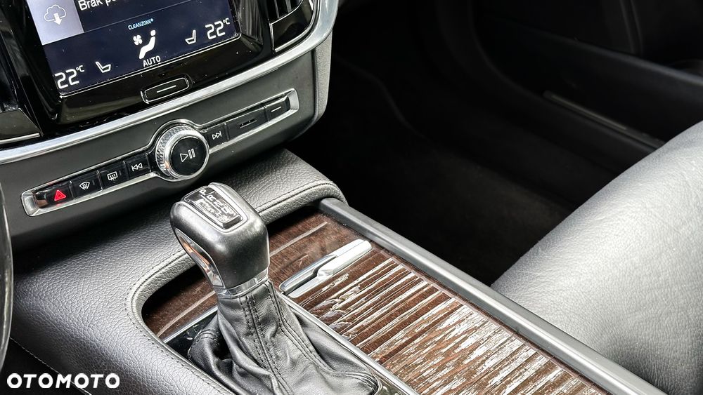 Volvo S90 T6 AWD Momentum - 24