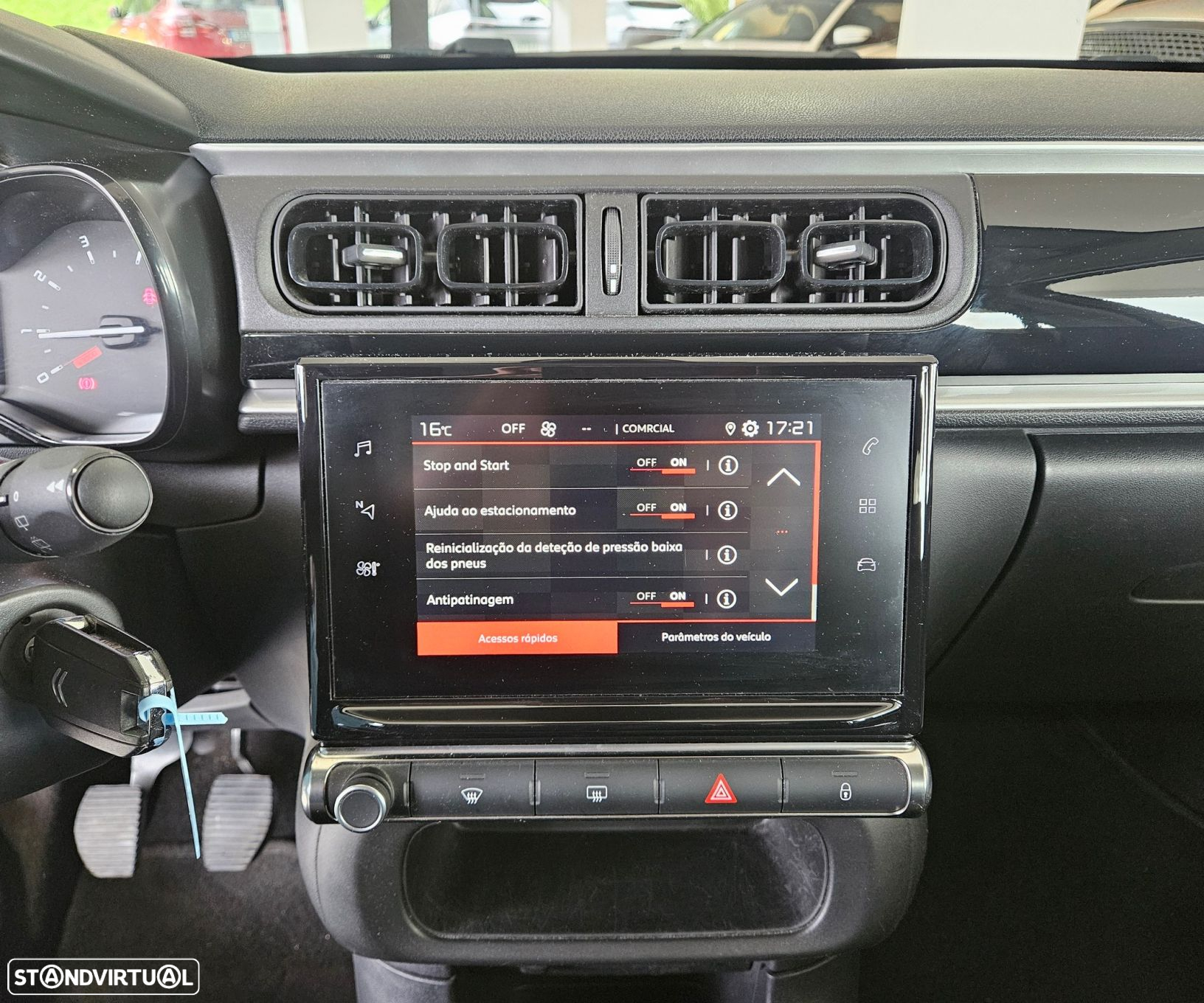 Citroën C3 1.2 PureTech Shine - 25
