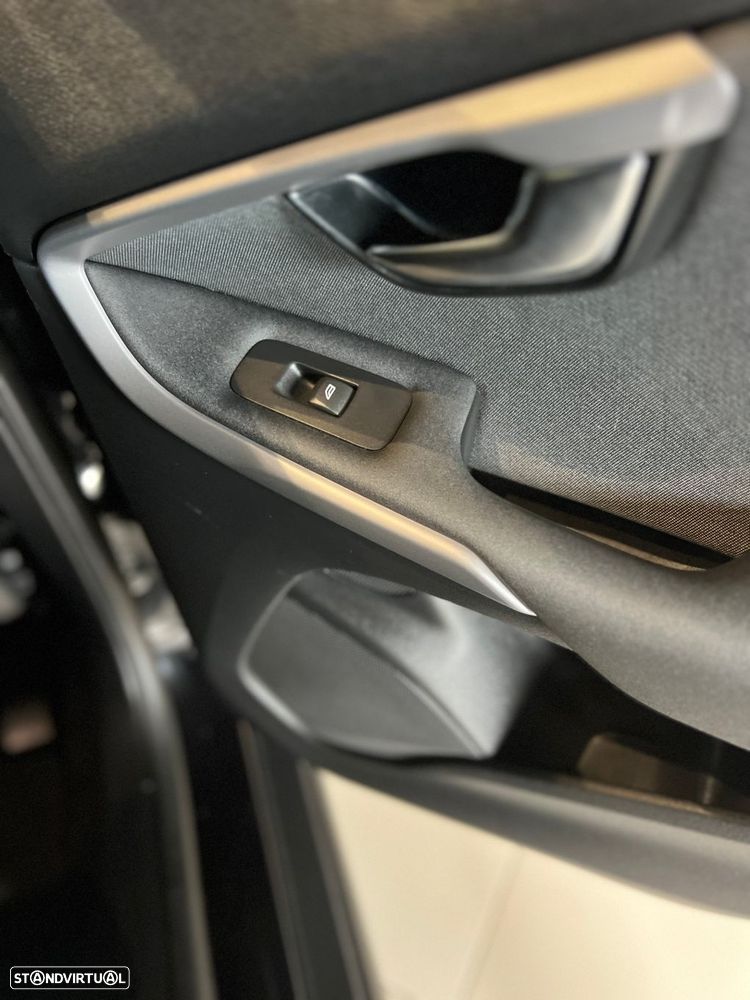 Volvo V40 Cross Country 2.0 D3 - 31