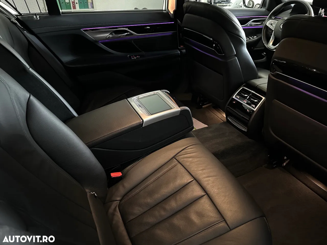 BMW Seria 7 740Li xDrive - 28