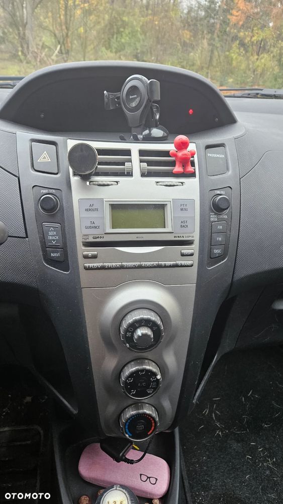 Toyota Yaris 1.3 VVT-i Sol - 7