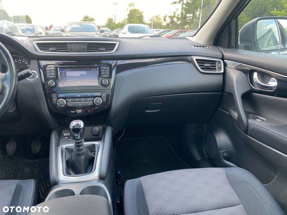 Nissan Qashqai 1.6 DIG-T N-Connecta - 33