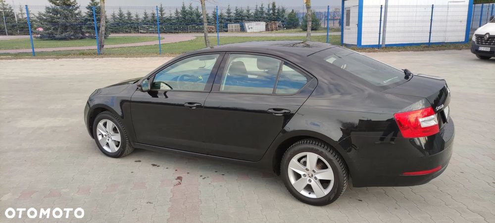 Skoda Octavia 2.0 TDI Style DSG - 2