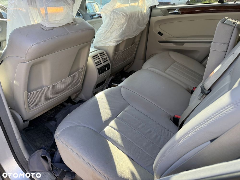 Mercedes-Benz ML 350 4-Matic - 14