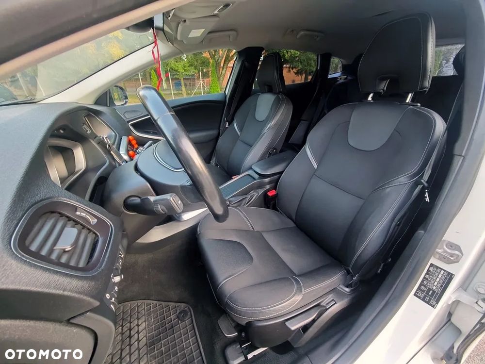 Volvo V40 D2 Momentum - 28