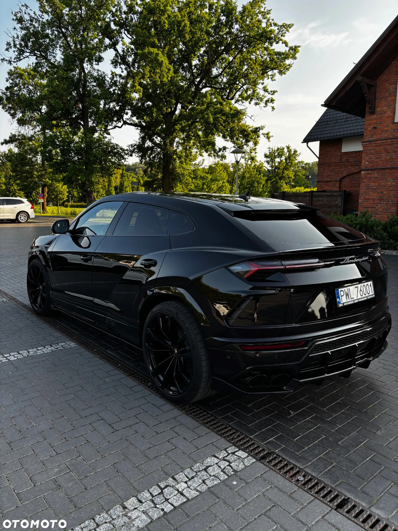 Lamborghini Urus Standard - 19