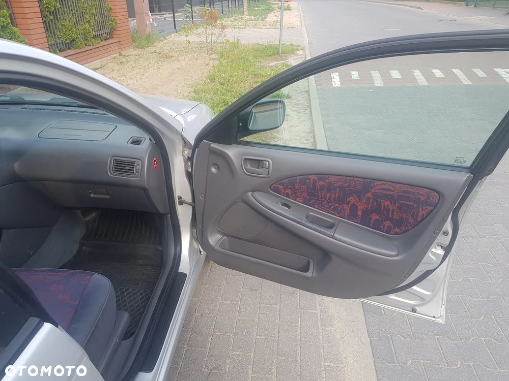 Toyota Avensis - 19