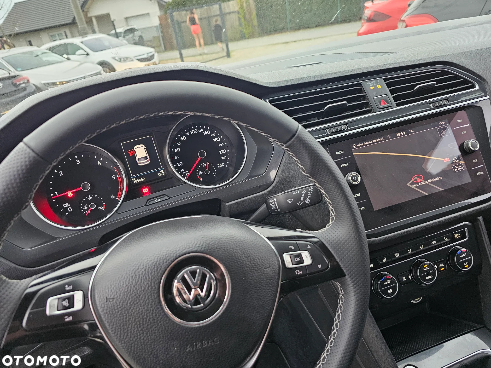 Volkswagen Tiguan - 17