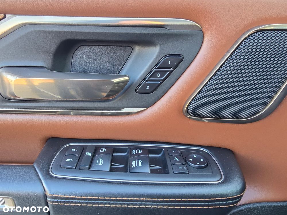 RAM 1500 5.7 Crew Cab Longhorn - 38