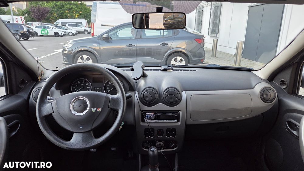 Dacia Logan 1.6 MPI Laureate - 6