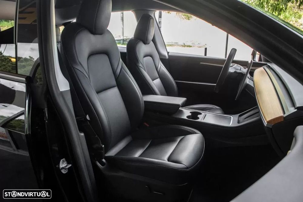 Tesla Model Y - 20