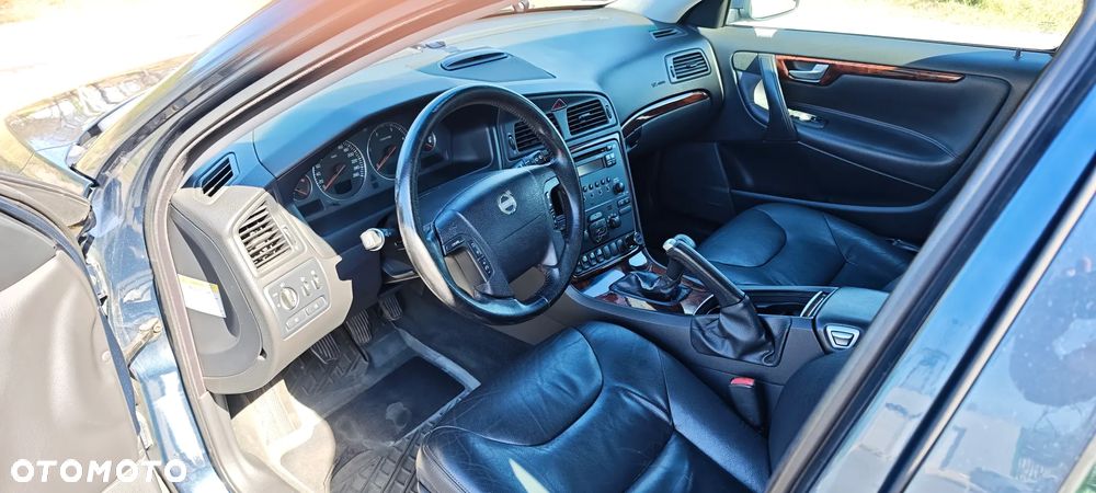 Volvo V70 2.4 D - 8