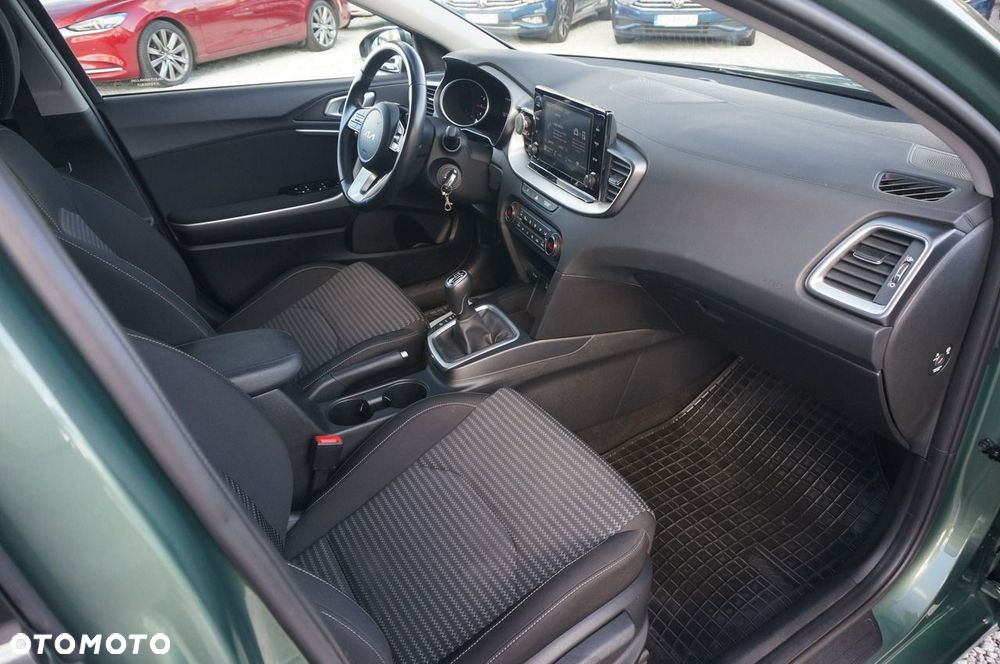 Kia Ceed 1.5 T-GDI M - 26