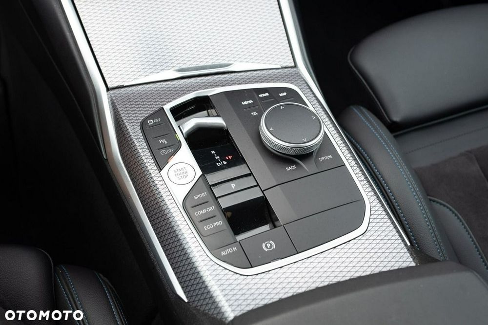 BMW Seria 3 318i M Sport - 15