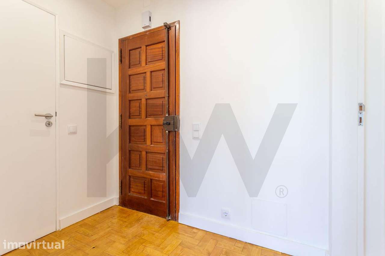 Apartamento T2 todo remodelado e novo com 80m2 - Grande imagem: 2/22