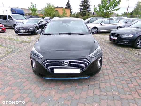 Hyundai IONIQ hybrid Business