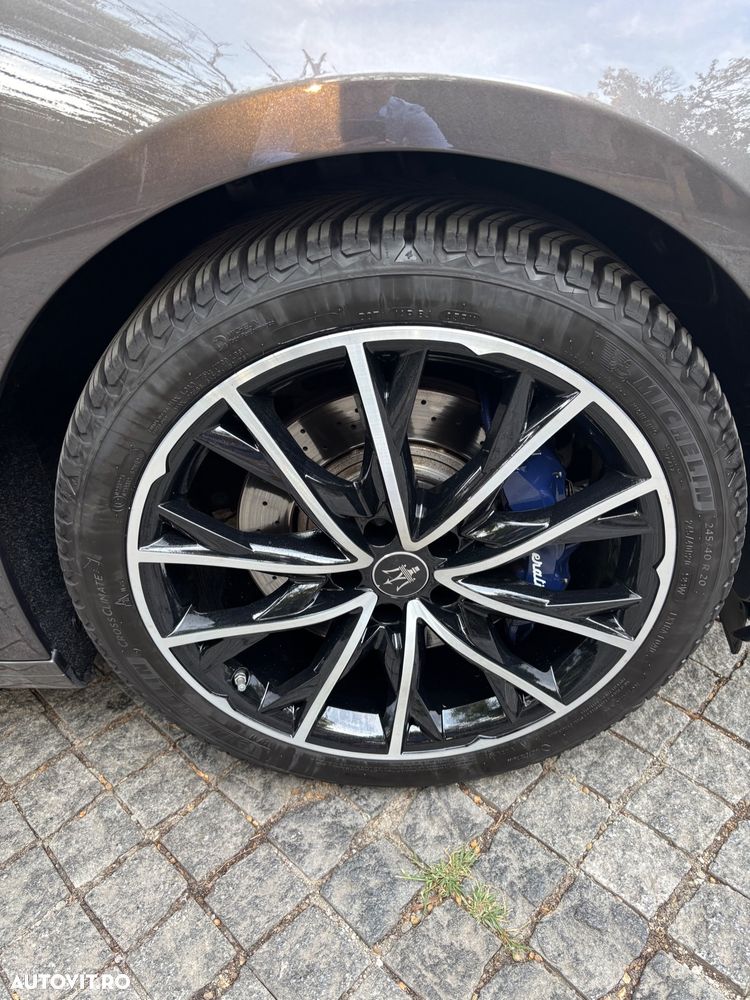 Maserati Ghibli - 11