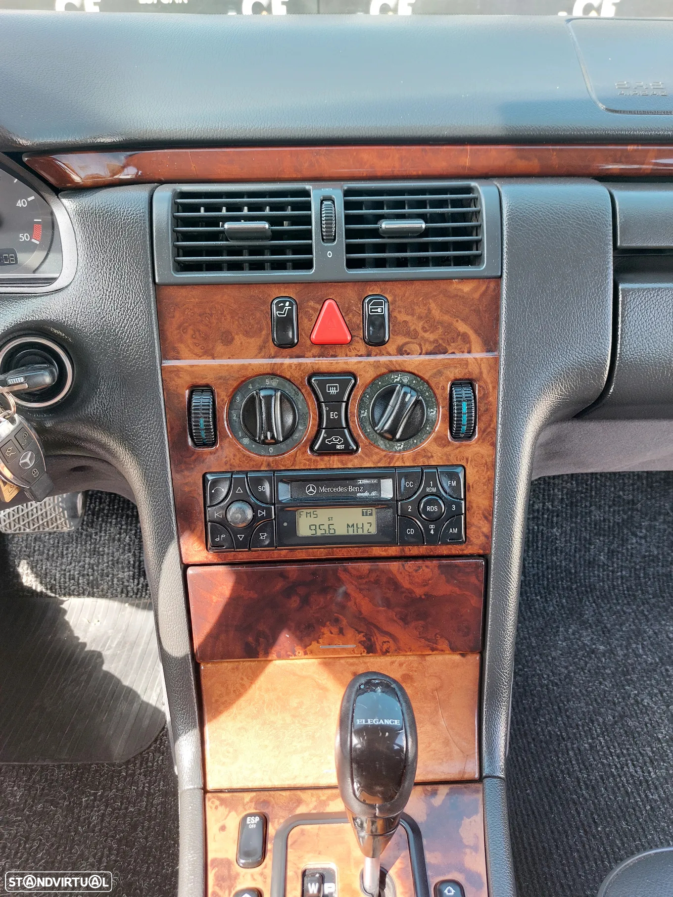Mercedes-Benz E 220 - 21