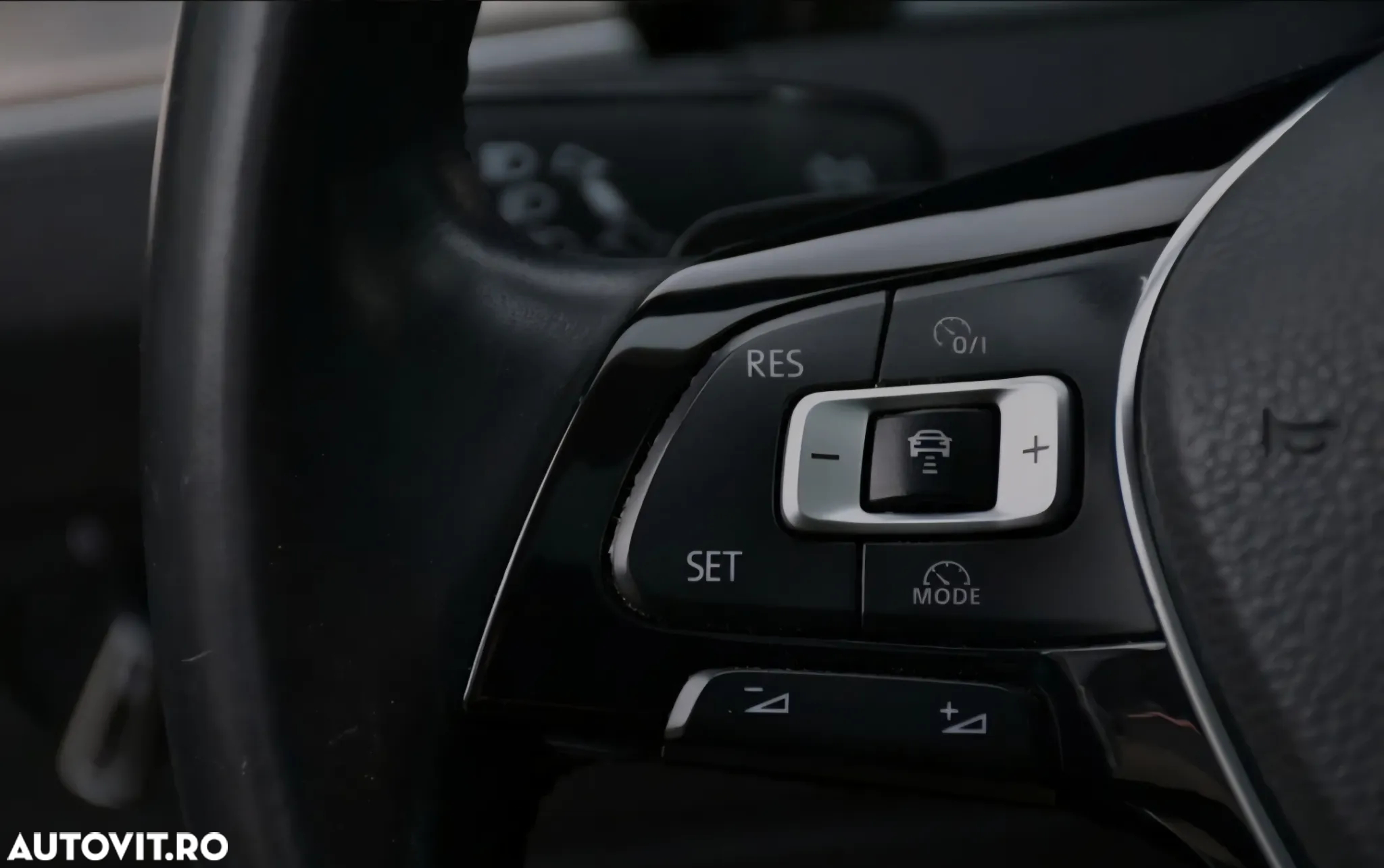 Volkswagen Passat Variant 2.0 TDI DSG 4Motion Highline - 9
