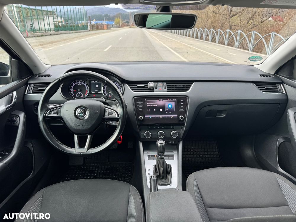 Skoda Octavia 1.6 TDI DSG Ambition - 12