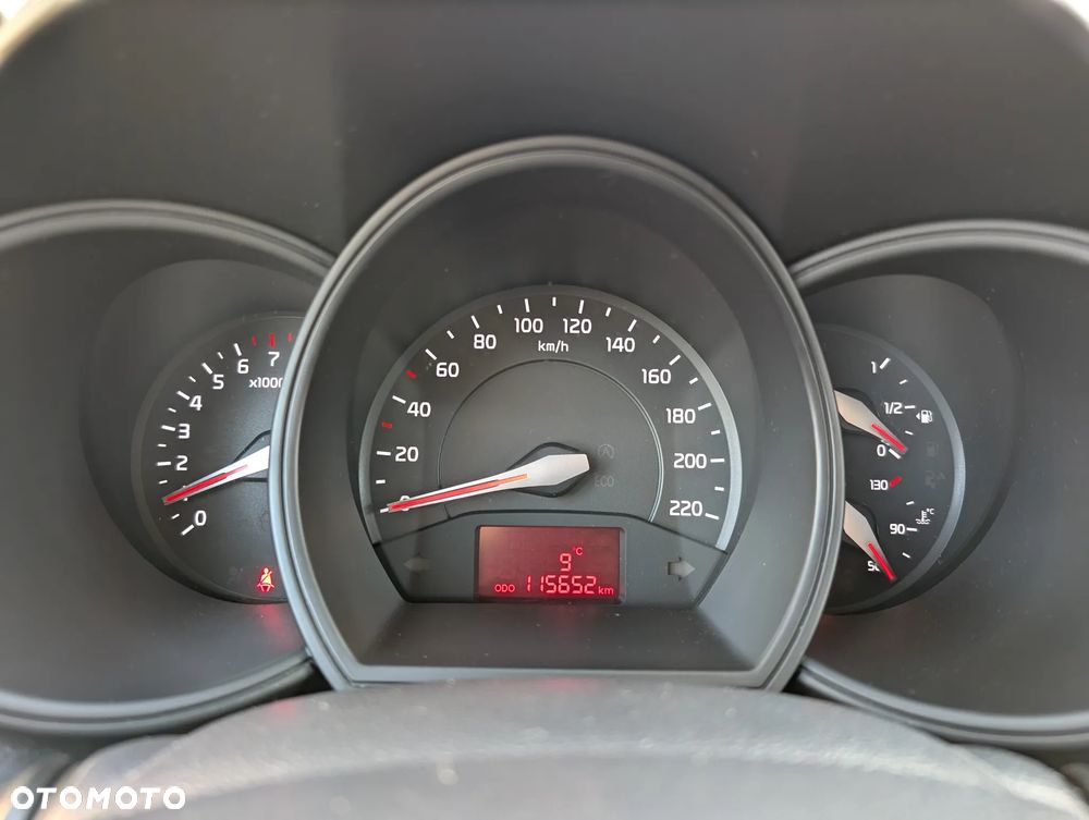 Kia Rio - 12