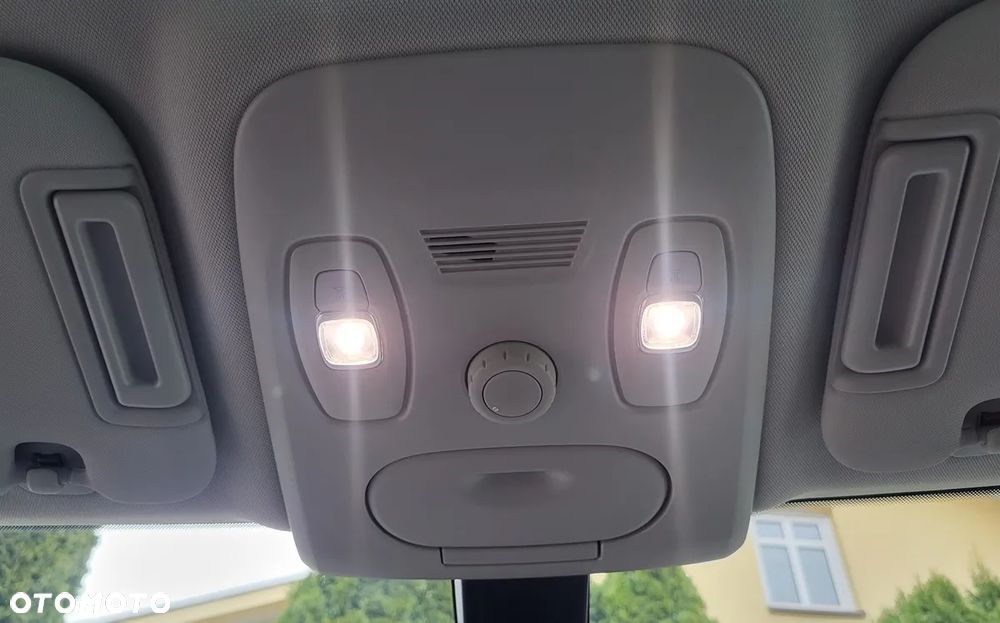 Renault Scenic 1.6 dCi Energy Bose Edition S&S - 27