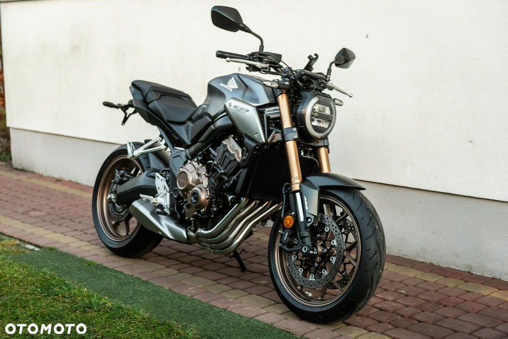 Honda CB - 1