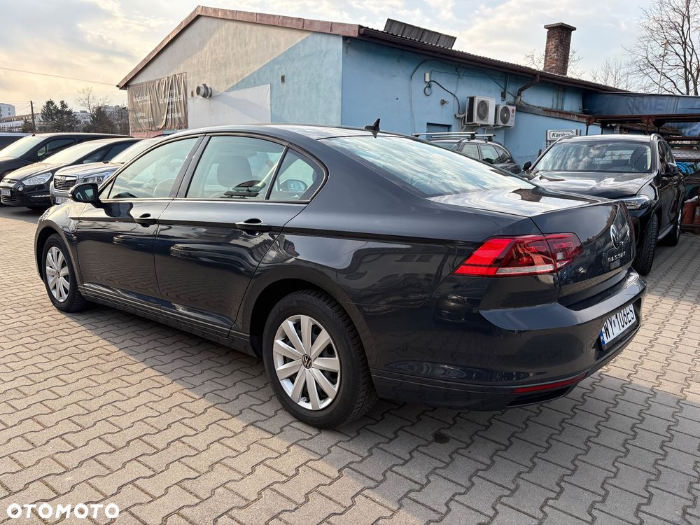 Volkswagen Passat - 10