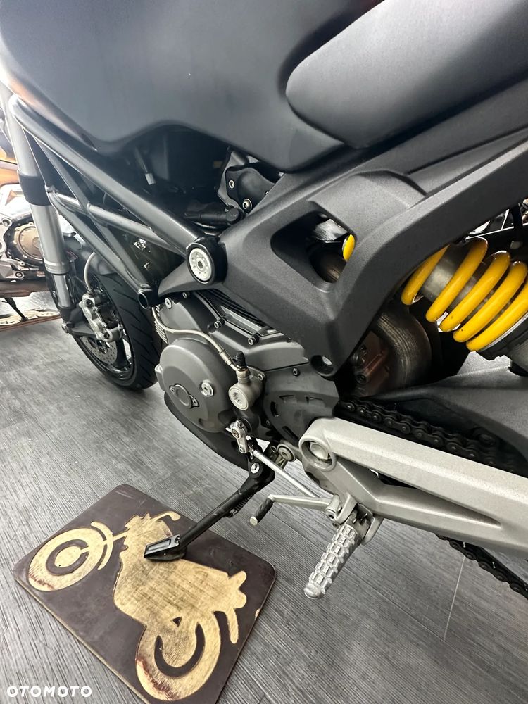 Ducati Monster - 15