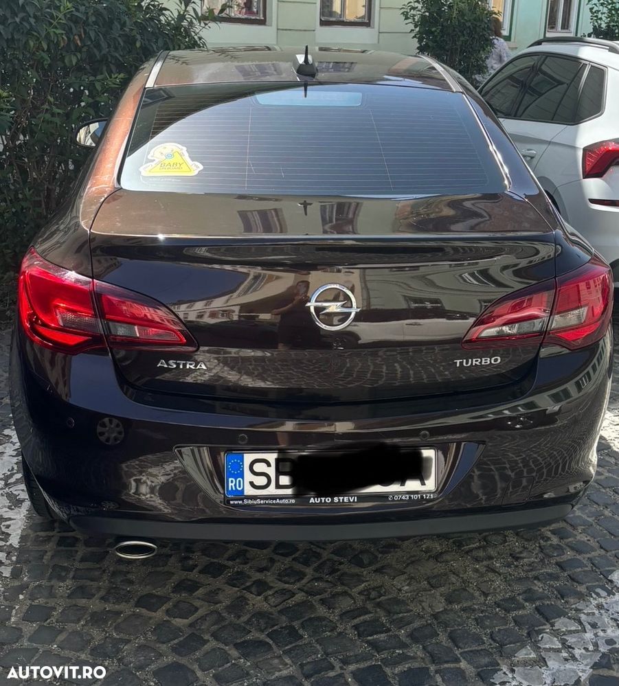 Opel Astra 1.4 Turbo ECOTEC Start/Stop Cosmo - 2