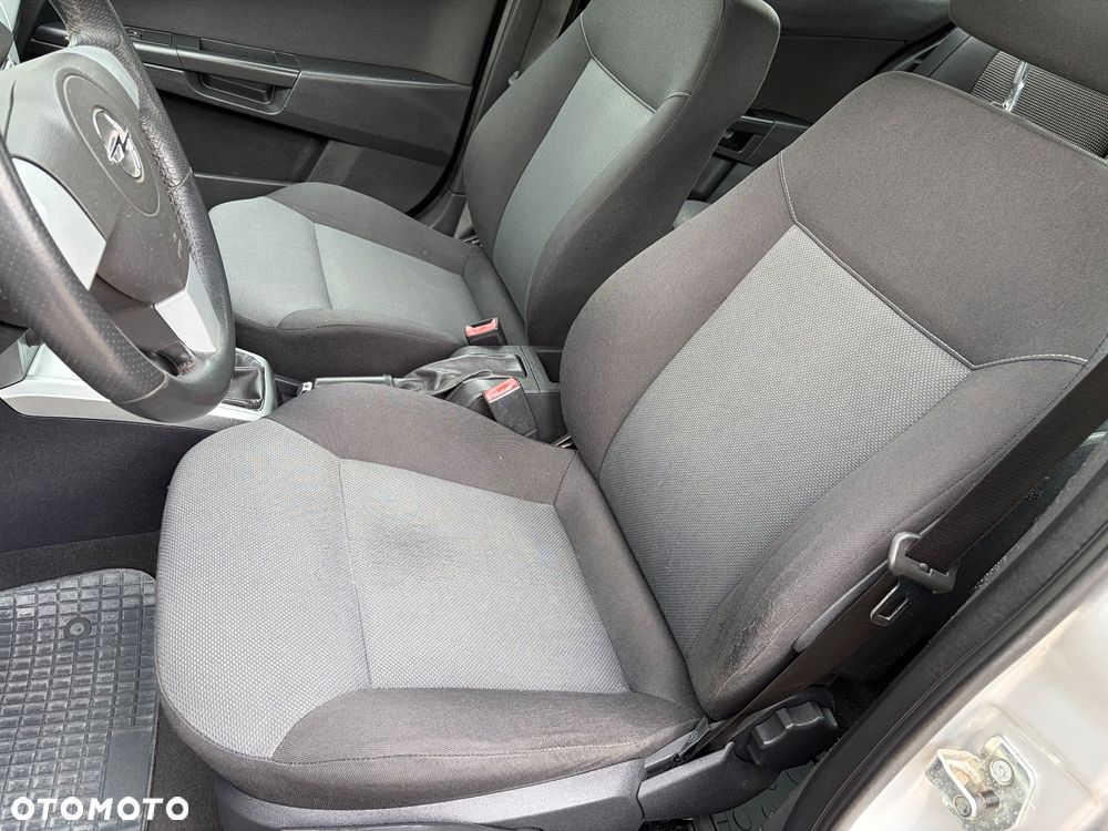 Opel Astra 1.6 Essentia - 13