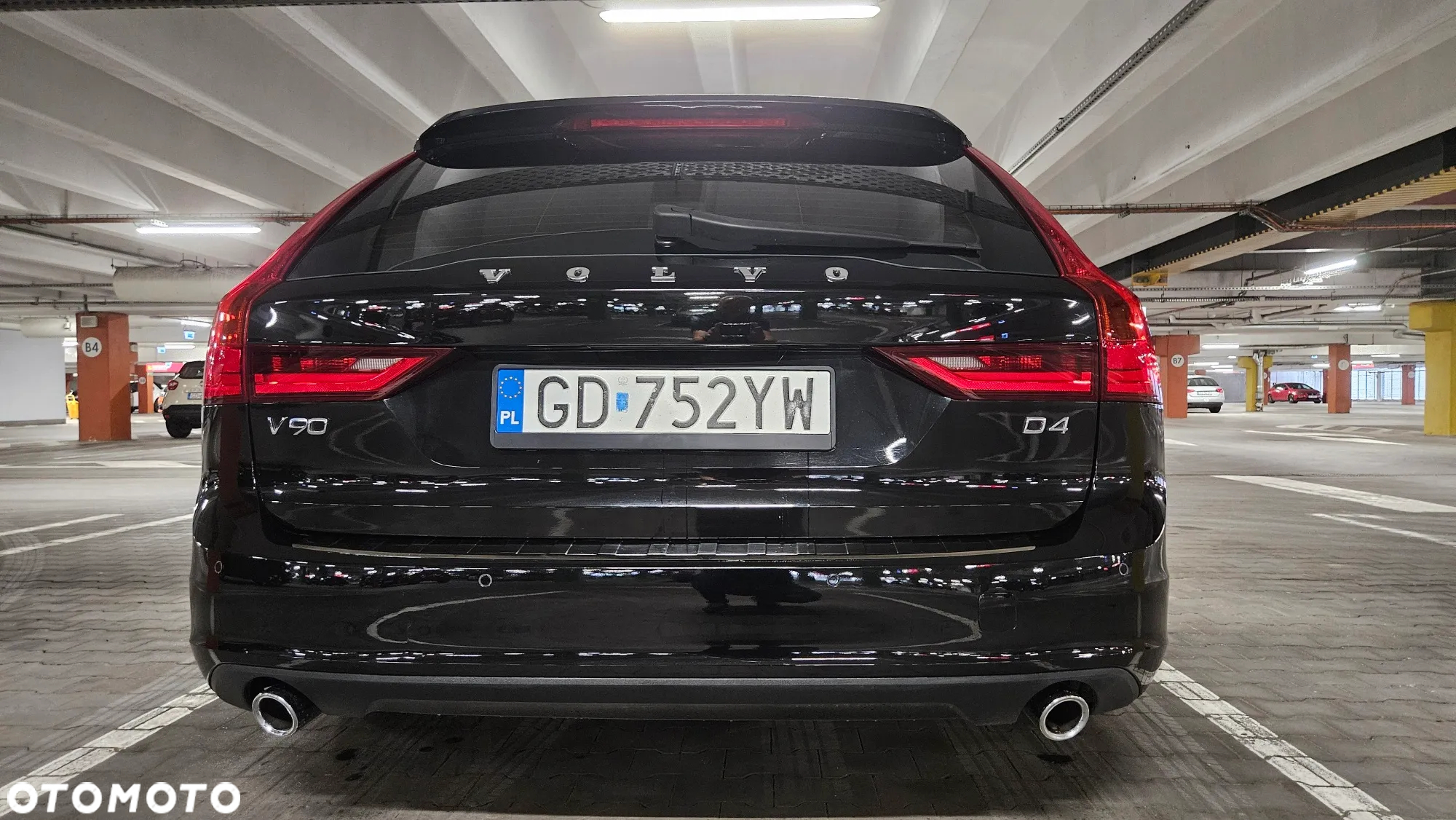 Volvo V90 D4 Momentum - 10