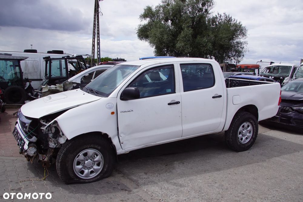 Auto na części - Toyota Hilux VII Lift 2.5 D-4D 144 KM 2KD-FTV 33030-0K750 040 2011R Silnik Skrzynia Drzwi Błotnik Zderzak Burta Lampa Lusterko Klamka Szyba Deska Kokpit Sterownik Moduł Czujnik Licznik Panel Kierownica - 3