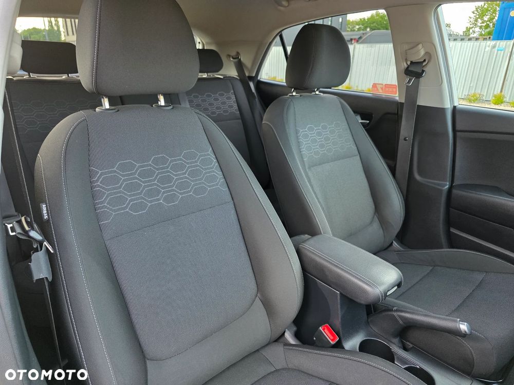 Kia Rio 1.4 L - 29