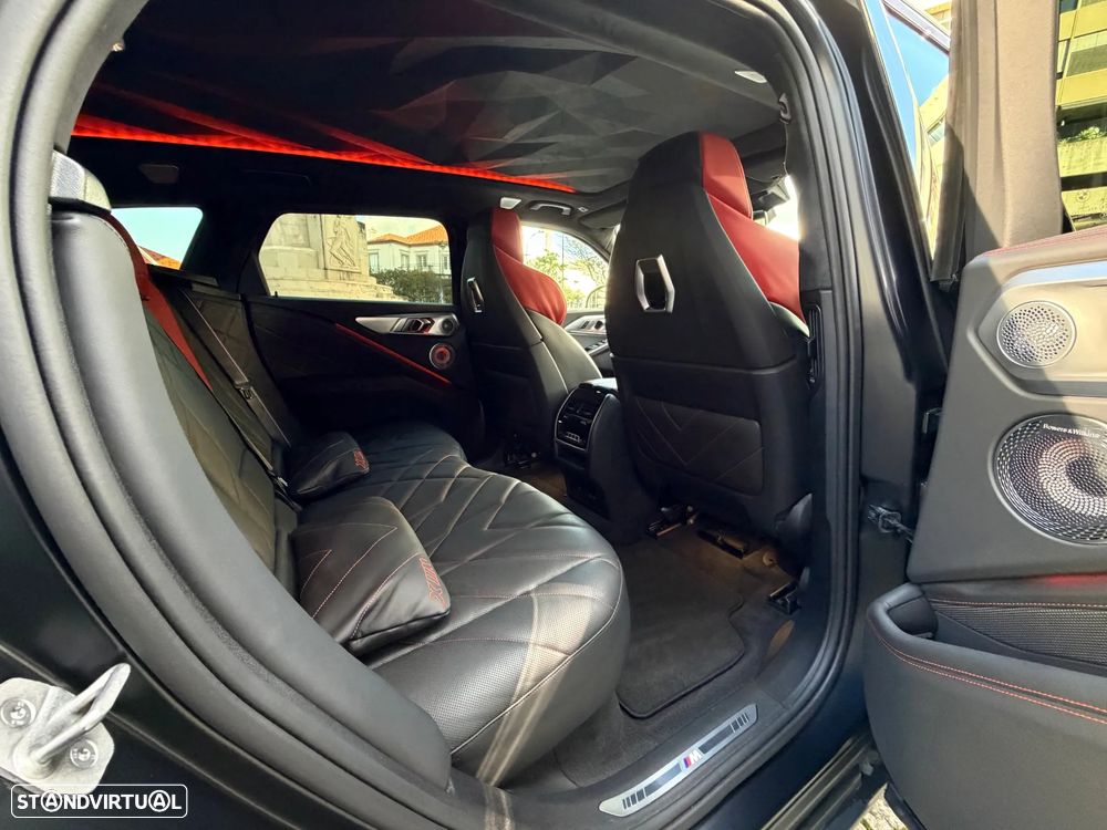 BMW XM Label Red - 9