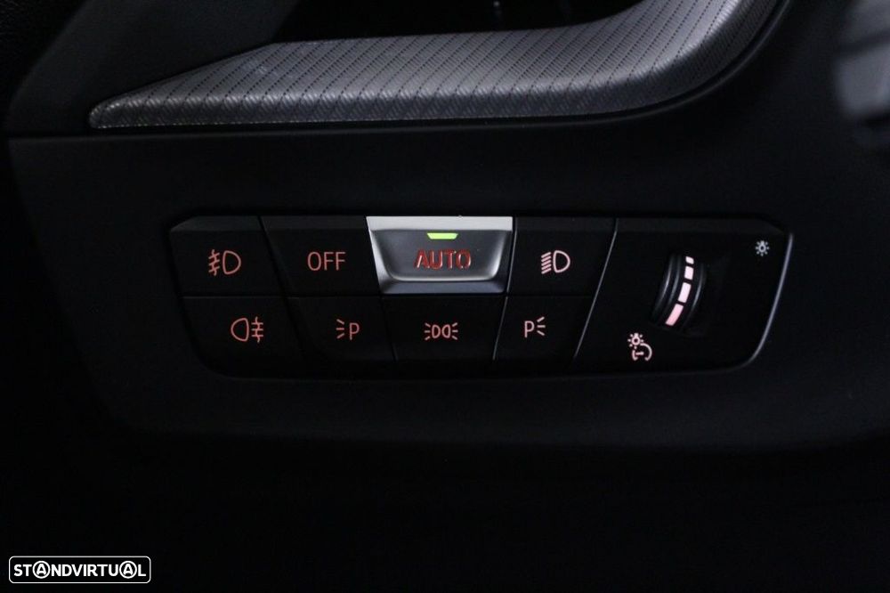 BMW 116 d Pack Desportivo M Auto - 27