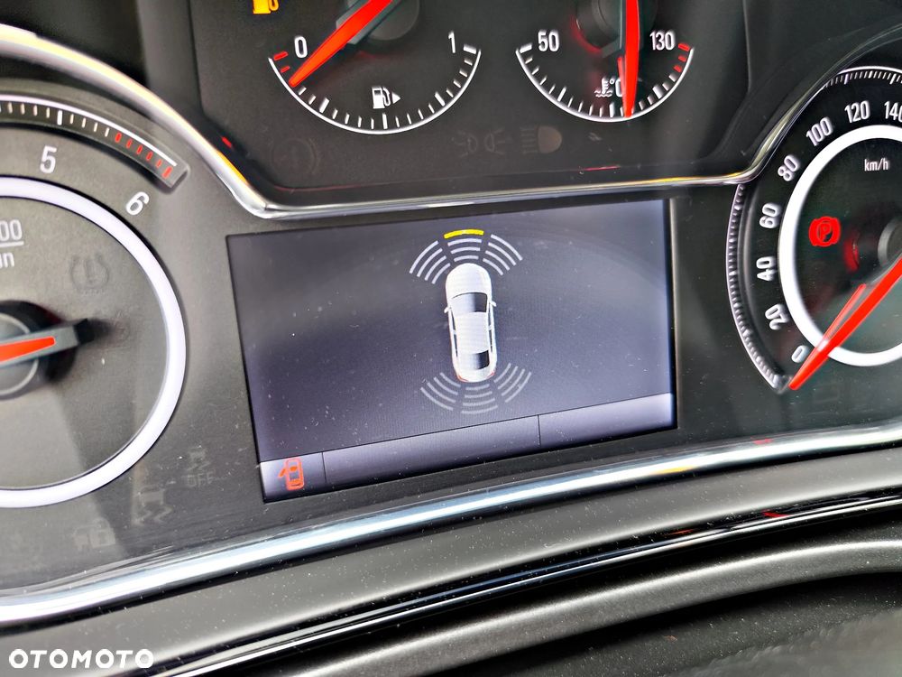 Opel Insignia 2.0 CDTI EcoFLEX S&S - 10