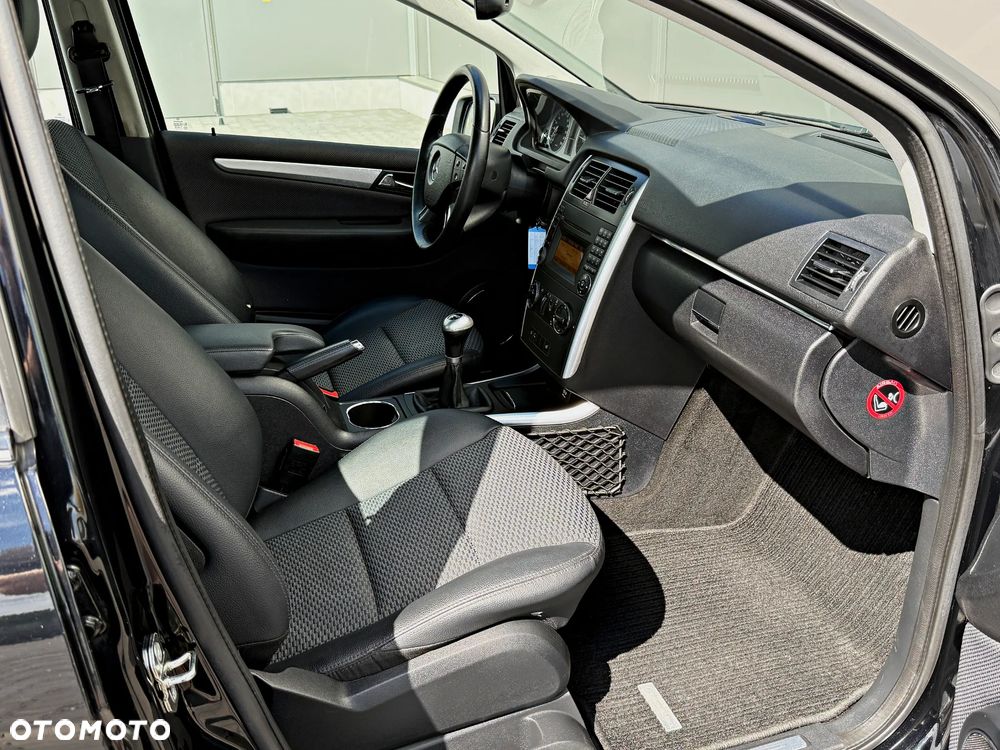 Mercedes-Benz Klasa B 180 CDI - 32