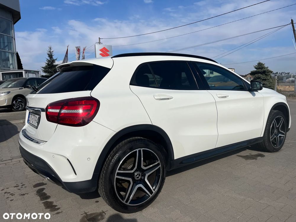 Mercedes-Benz GLA 200 7G-DCT AMG Line - 10