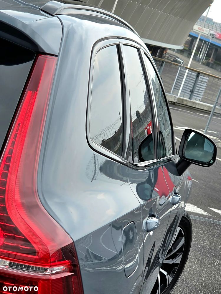 Volvo XC 60 B4 B Plus Dark - 19