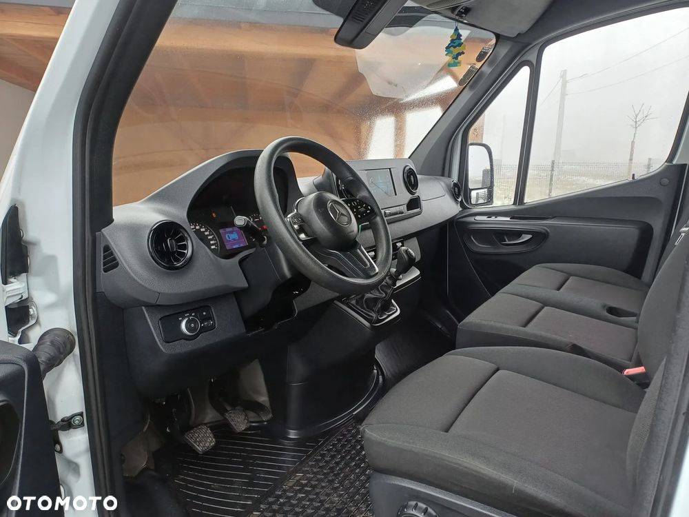 Mercedes-Benz Sprinter - 7