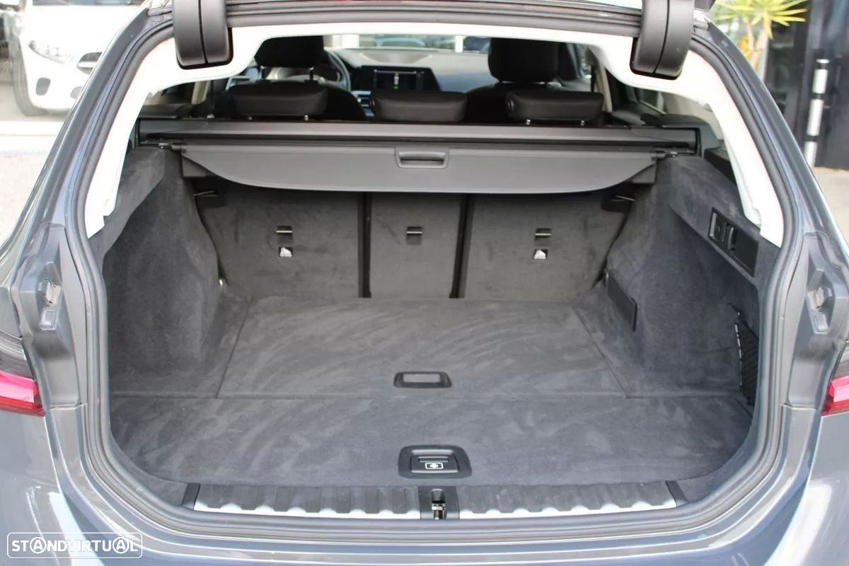 BMW 320 d Touring Advantage Auto - 14