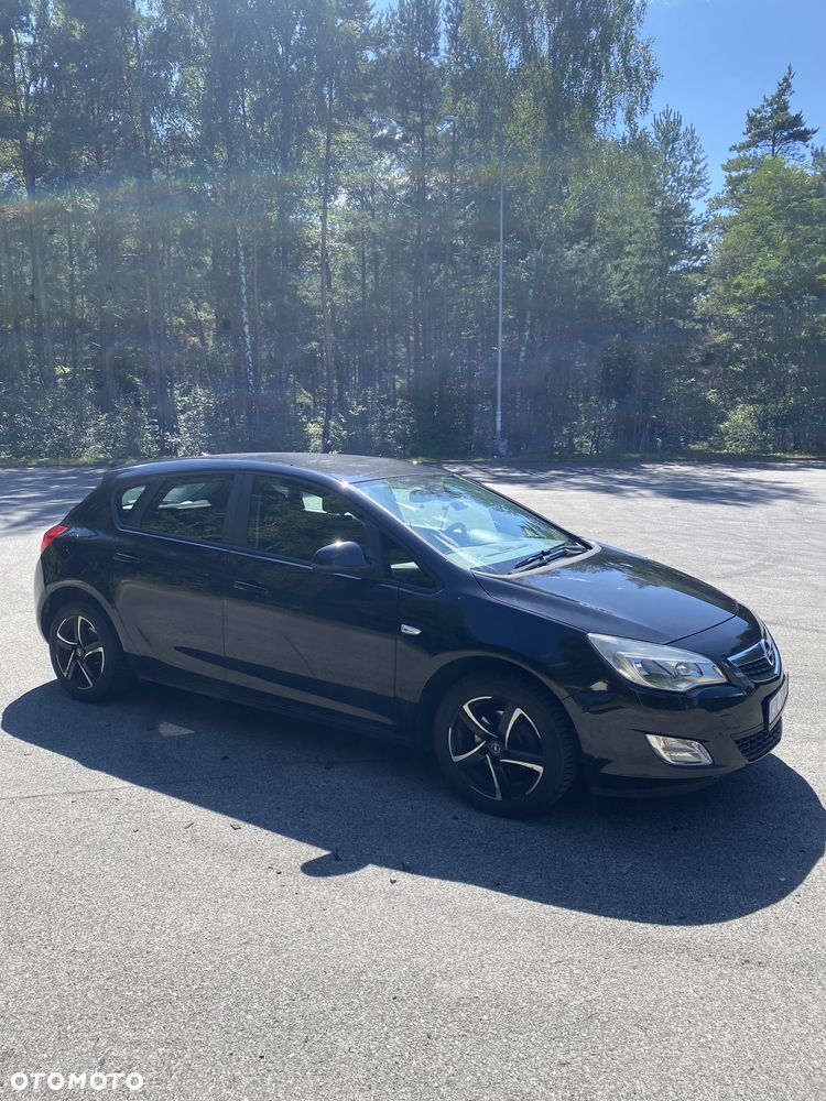 Opel Astra IV 1.4 T Cosmo - 9